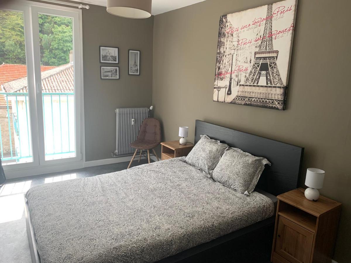 Appartement Tout Confort Dans Une Residence Calme Givet Bagian luar foto