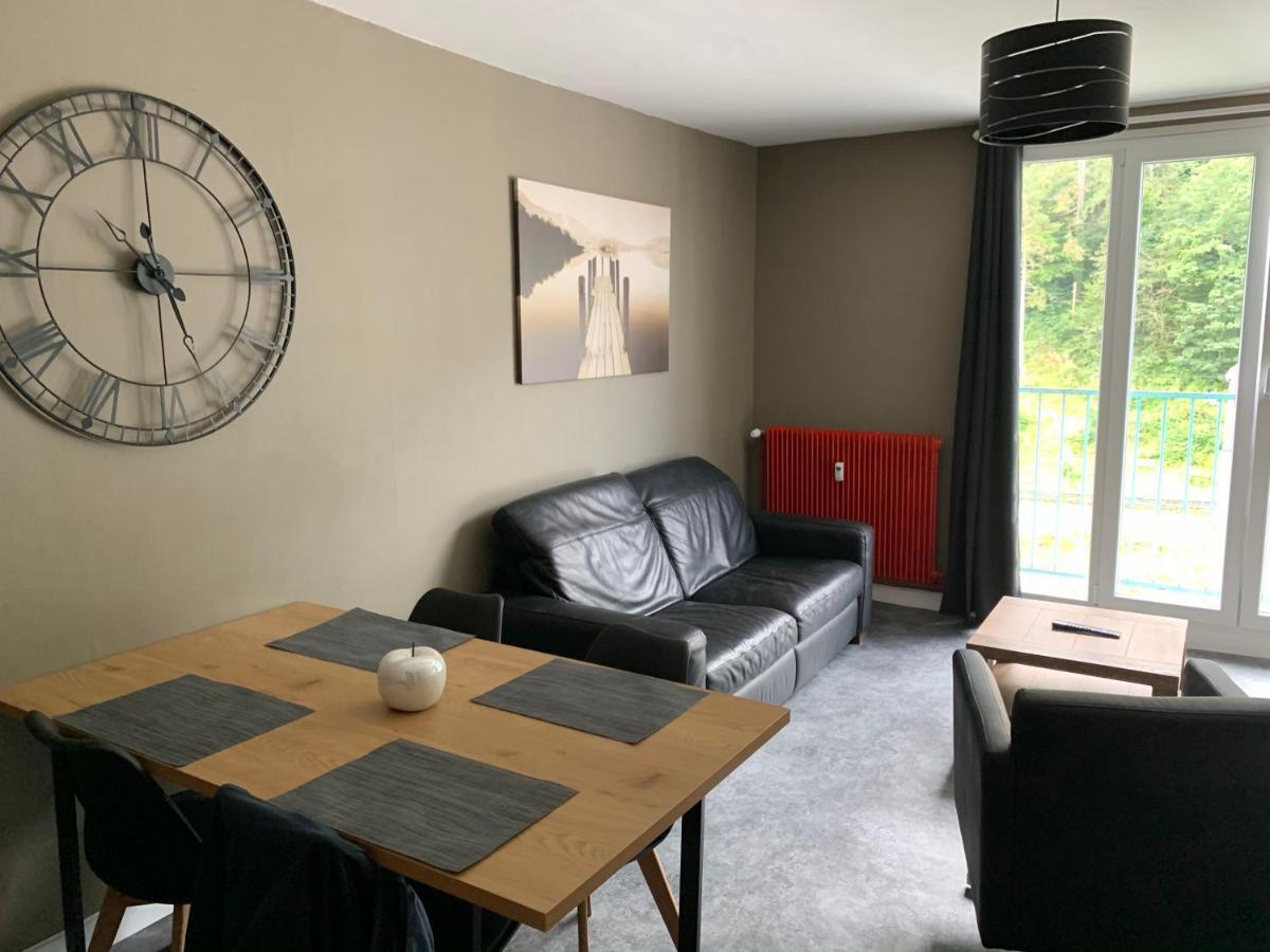 Appartement Tout Confort Dans Une Residence Calme Givet Bagian luar foto