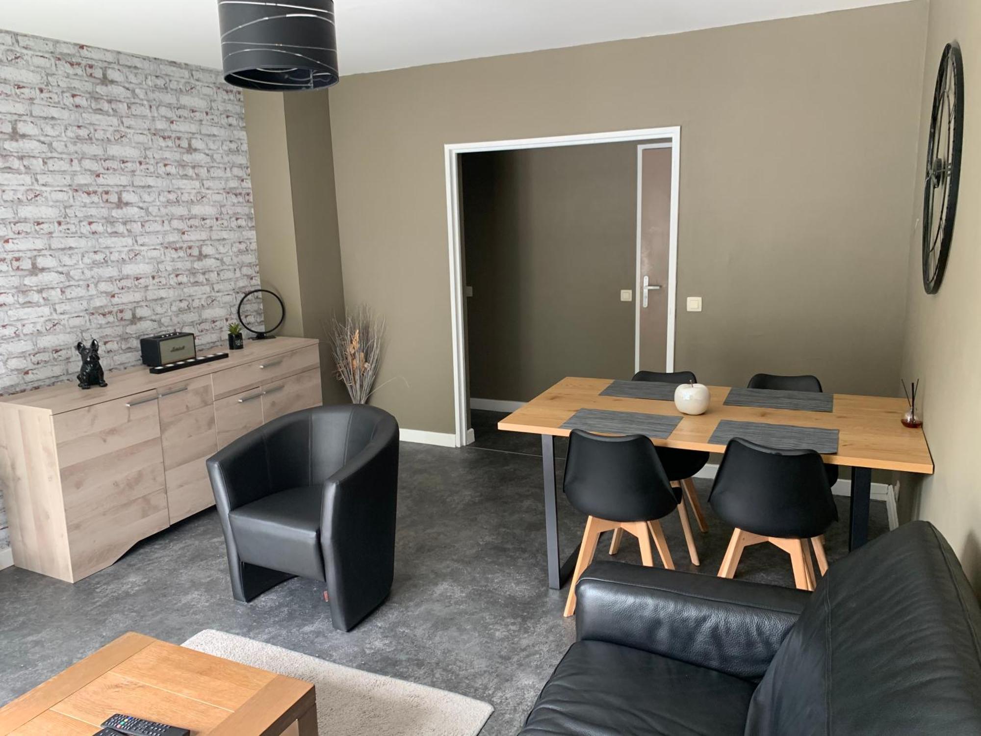 Appartement Tout Confort Dans Une Residence Calme Givet Bagian luar foto